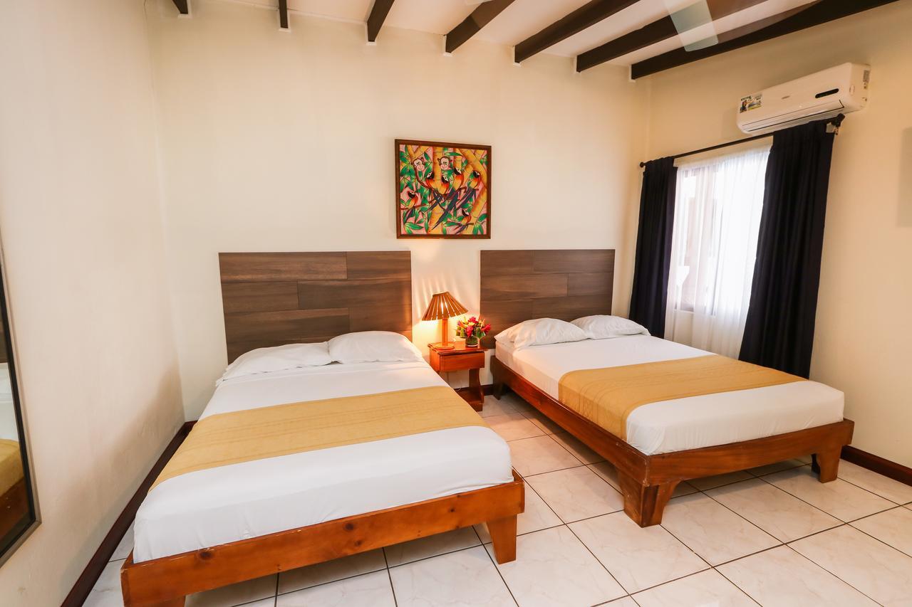 Hotel Flor Blanca Manuel Antonio Εξωτερικό φωτογραφία