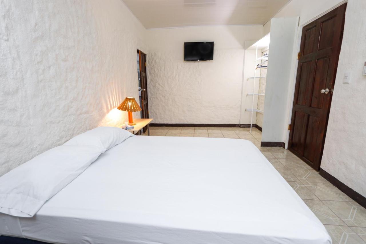 Hotel Flor Blanca Manuel Antonio Εξωτερικό φωτογραφία